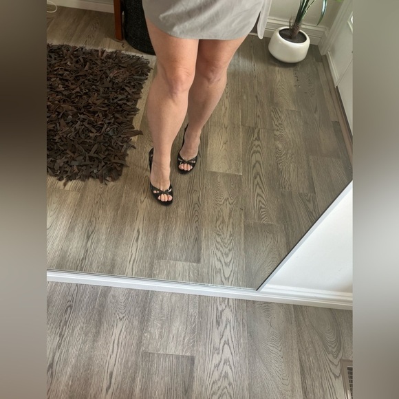 Guess Peep-toe black pump with super cute cut outs! - Picture 8 of 8